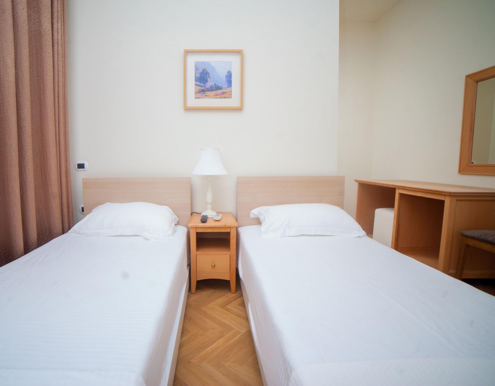 Le Palazzine Hotel Vlorë Extérieur photo